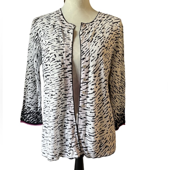 NIC+ZOE Sweaters - NIC + ZOE Black & White Patterned Pick-Up Cardy PM